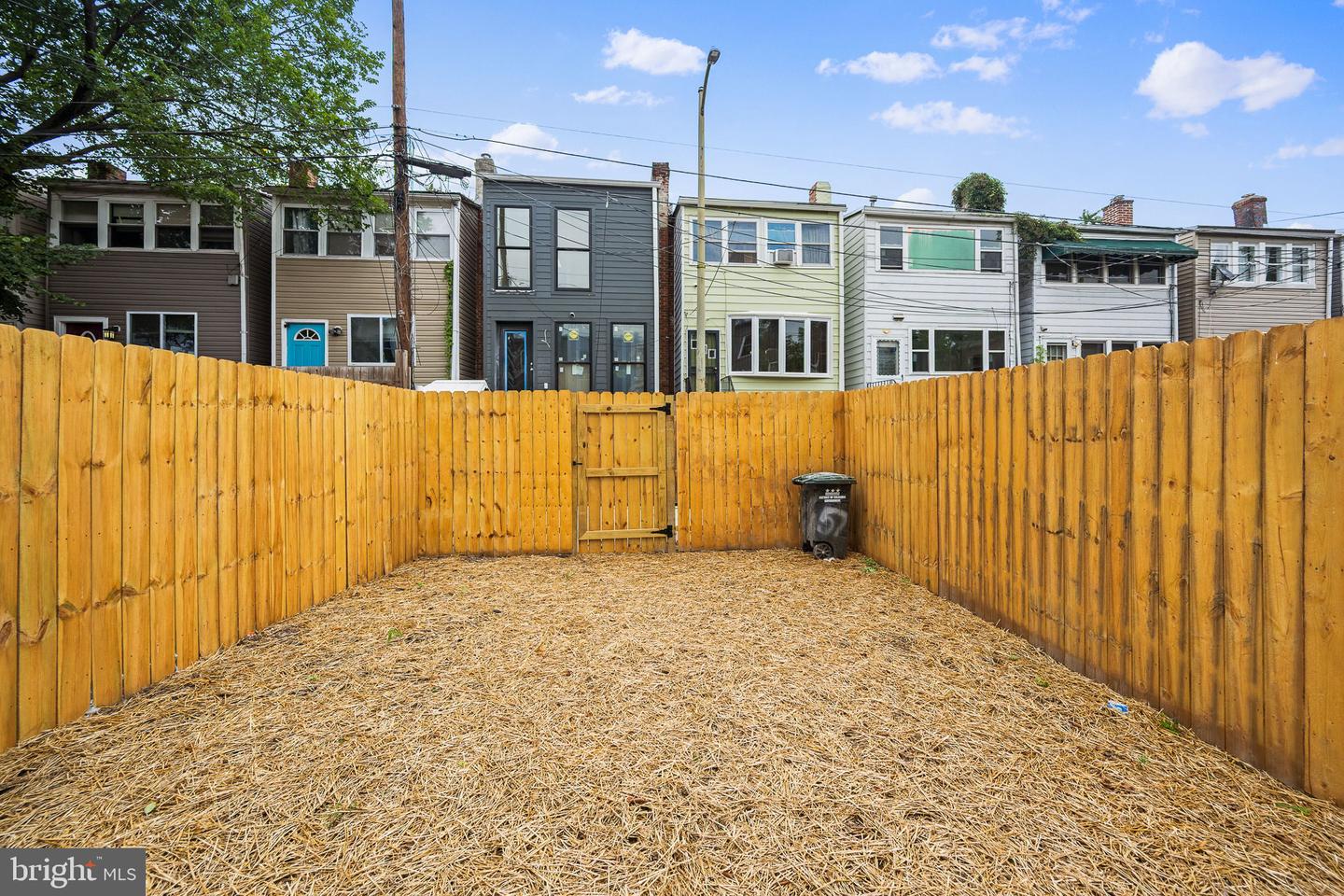 1658 F ST NE, WASHINGTON, District Of Columbia 20002, 3 Bedrooms Bedrooms, 5 Rooms Rooms,2 BathroomsBathrooms,Residential,For sale,1658 F ST NE,DCDC2216486 MLS # DCDC2216486