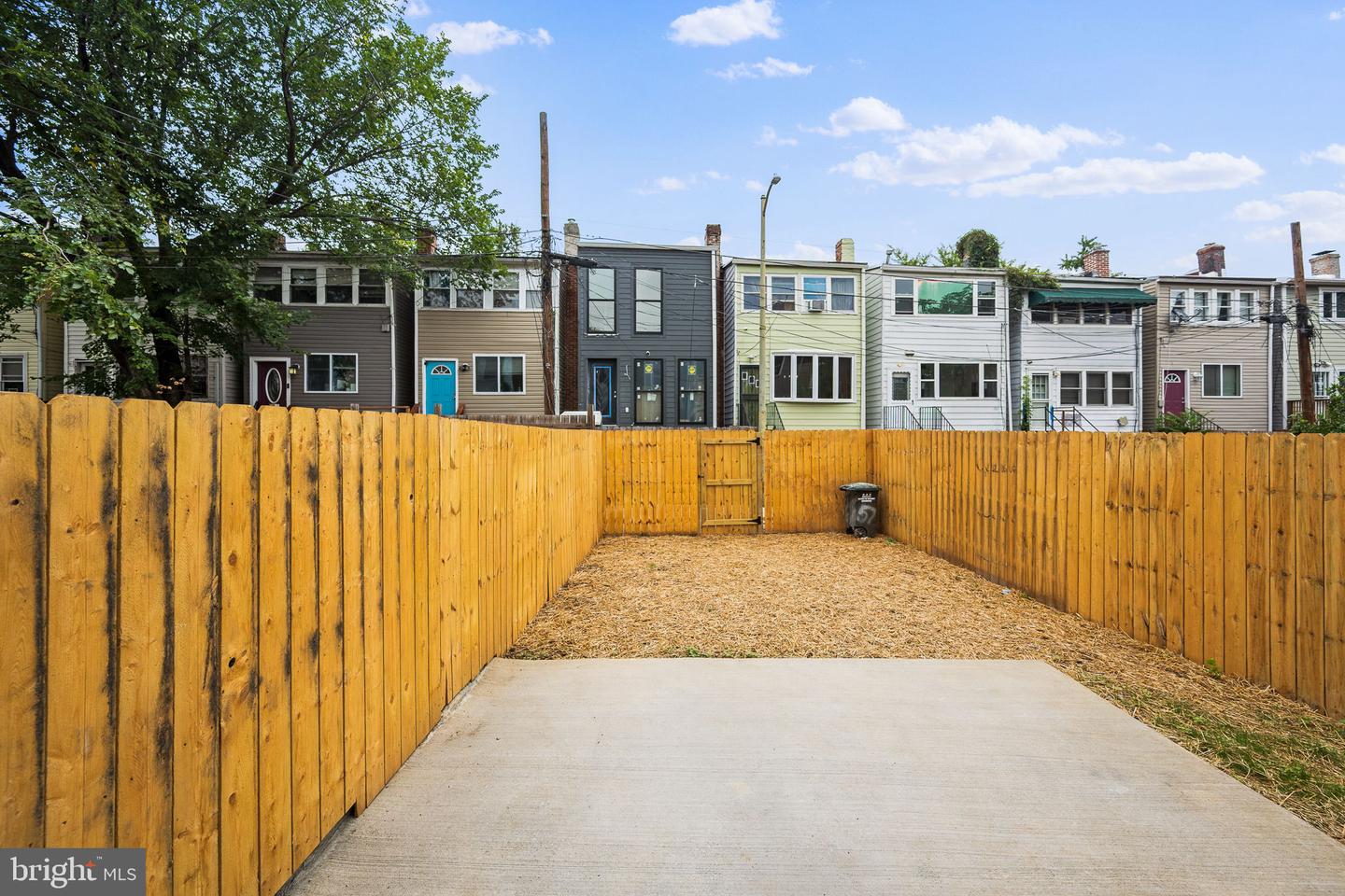 1658 F ST NE, WASHINGTON, District Of Columbia 20002, 3 Bedrooms Bedrooms, 5 Rooms Rooms,2 BathroomsBathrooms,Residential,For sale,1658 F ST NE,DCDC2216486 MLS # DCDC2216486