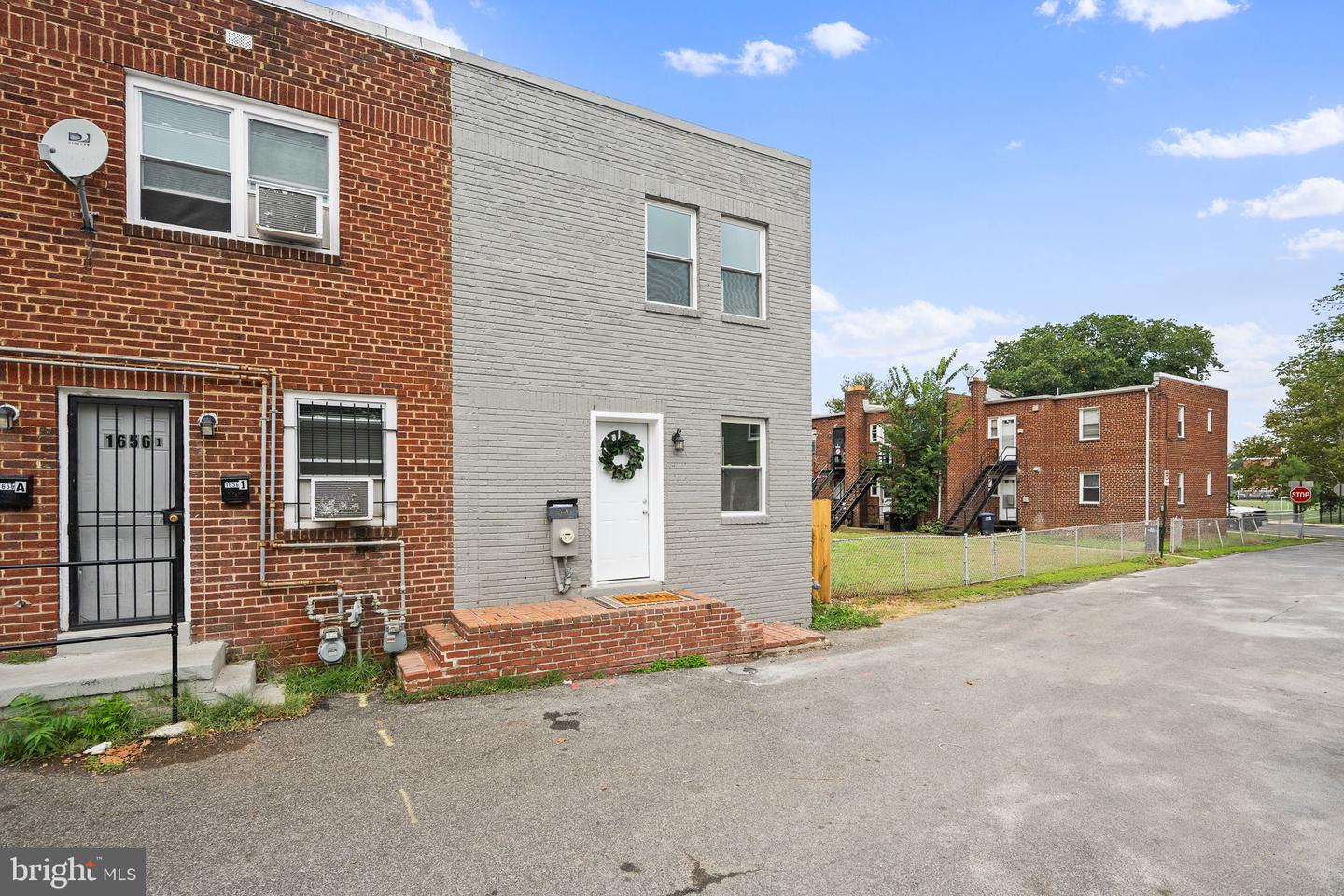 1658 F ST NE, WASHINGTON, District Of Columbia 20002, 3 Bedrooms Bedrooms, 5 Rooms Rooms,2 BathroomsBathrooms,Residential,For sale,1658 F ST NE,DCDC2216486 MLS # DCDC2216486