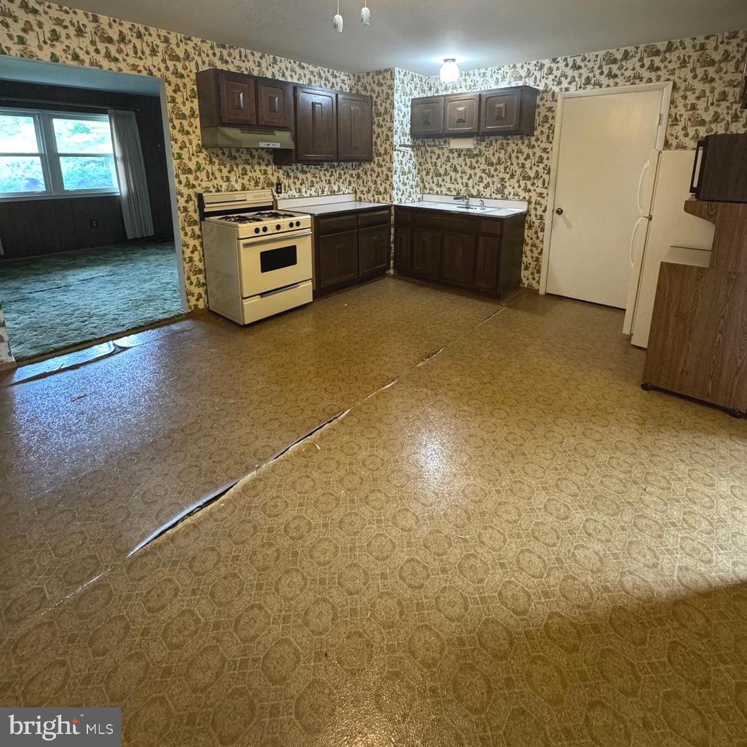 14663 CLOVERDALE RD, WOODBRIDGE, Virginia 22193, 3 Bedrooms Bedrooms, ,1 BathroomBathrooms,Residential,For sale,14663 CLOVERDALE RD,VAPW2102306 MLS # VAPW2102306