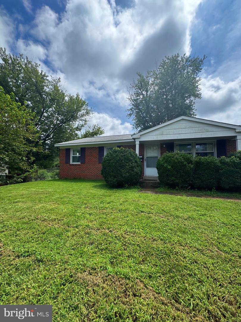 14663 CLOVERDALE RD, WOODBRIDGE, Virginia 22193, 3 Bedrooms Bedrooms, ,1 BathroomBathrooms,Residential,For sale,14663 CLOVERDALE RD,VAPW2102306 MLS # VAPW2102306