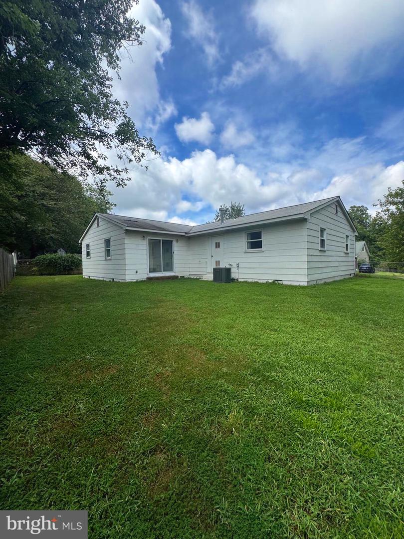 14663 CLOVERDALE RD, WOODBRIDGE, Virginia 22193, 3 Bedrooms Bedrooms, ,1 BathroomBathrooms,Residential,For sale,14663 CLOVERDALE RD,VAPW2102306 MLS # VAPW2102306