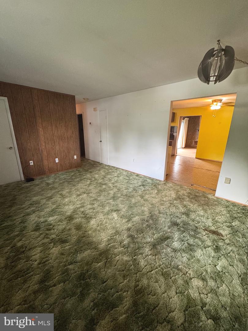 14663 CLOVERDALE RD, WOODBRIDGE, Virginia 22193, 3 Bedrooms Bedrooms, ,1 BathroomBathrooms,Residential,For sale,14663 CLOVERDALE RD,VAPW2102306 MLS # VAPW2102306