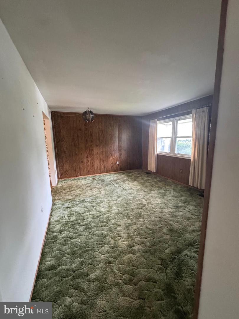14663 CLOVERDALE RD, WOODBRIDGE, Virginia 22193, 3 Bedrooms Bedrooms, ,1 BathroomBathrooms,Residential,For sale,14663 CLOVERDALE RD,VAPW2102306 MLS # VAPW2102306