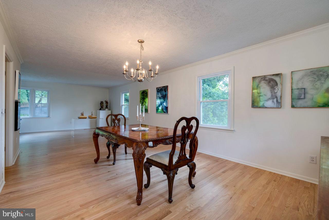 1217 WINDSOR RD, HARRISONBURG, Virginia 22801, 4 Bedrooms Bedrooms, ,3 BathroomsBathrooms,Residential,For sale,1217 WINDSOR RD,VAHC2000474 MLS # VAHC2000474