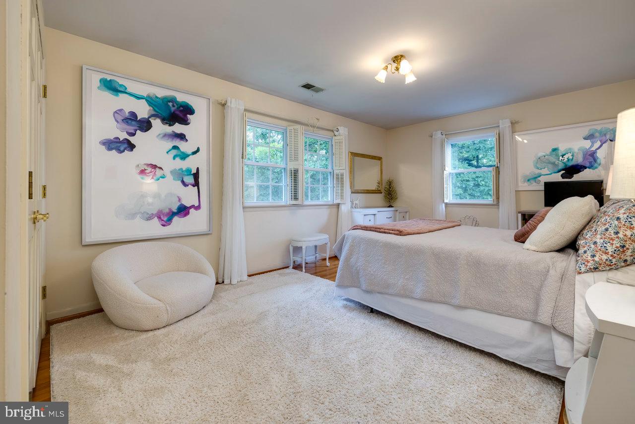 1217 WINDSOR RD, HARRISONBURG, Virginia 22801, 4 Bedrooms Bedrooms, ,3 BathroomsBathrooms,Residential,For sale,1217 WINDSOR RD,VAHC2000474 MLS # VAHC2000474