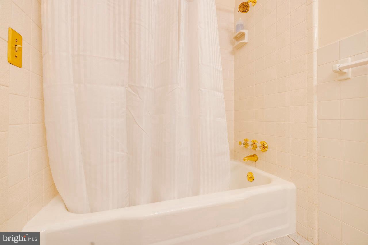 1217 WINDSOR RD, HARRISONBURG, Virginia 22801, 4 Bedrooms Bedrooms, ,3 BathroomsBathrooms,Residential,For sale,1217 WINDSOR RD,VAHC2000474 MLS # VAHC2000474