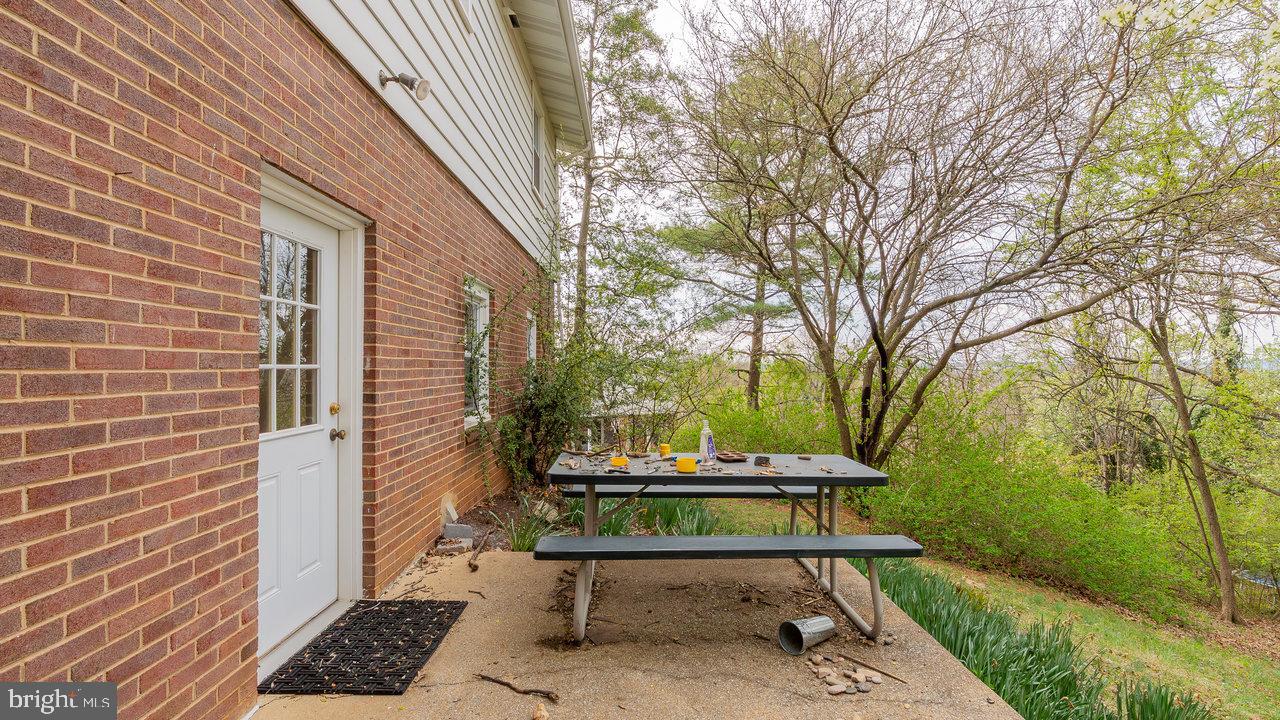 1217 WINDSOR RD, HARRISONBURG, Virginia 22801, 4 Bedrooms Bedrooms, ,3 BathroomsBathrooms,Residential,For sale,1217 WINDSOR RD,VAHC2000474 MLS # VAHC2000474