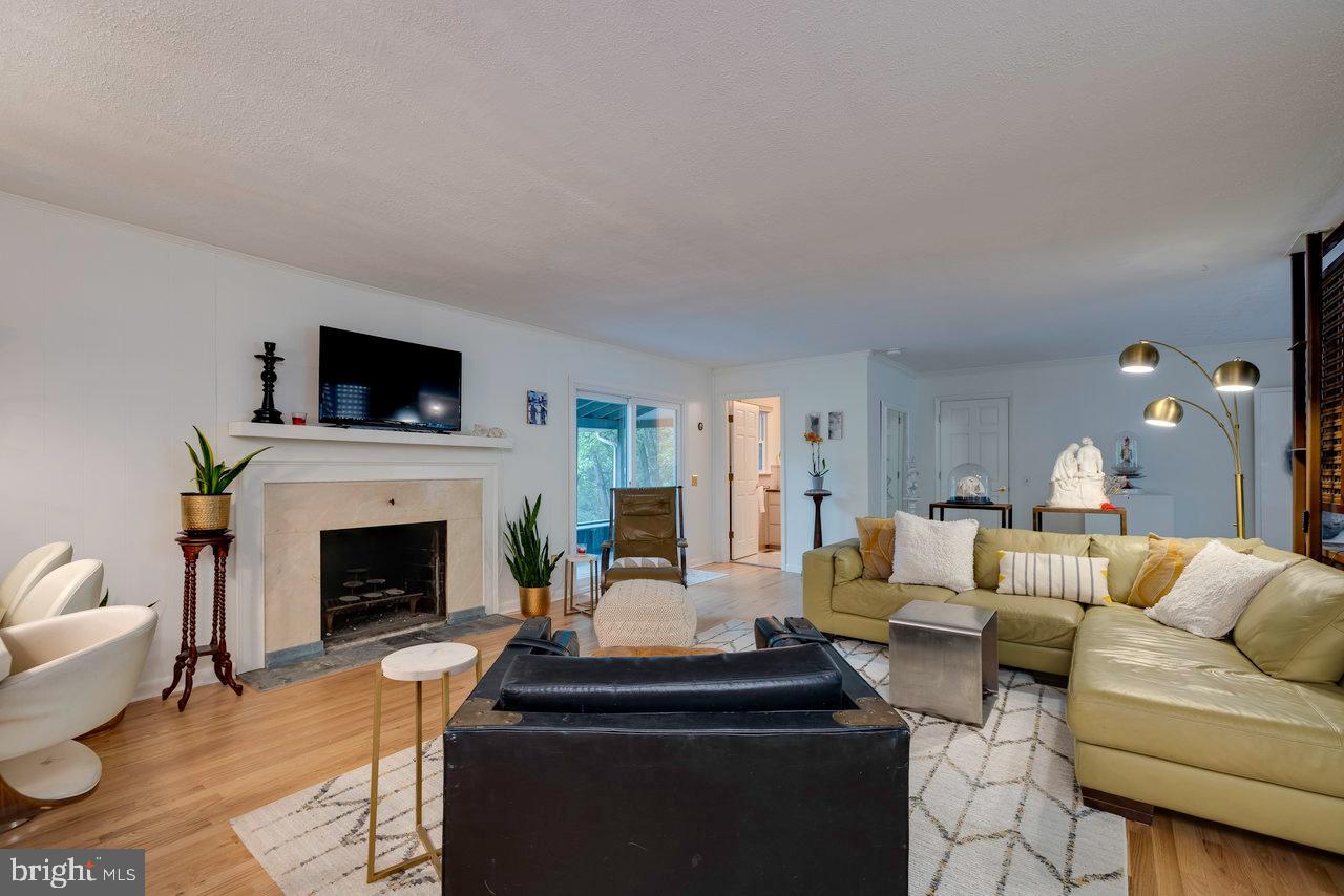 1217 WINDSOR RD, HARRISONBURG, Virginia 22801, 4 Bedrooms Bedrooms, ,3 BathroomsBathrooms,Residential,For sale,1217 WINDSOR RD,VAHC2000474 MLS # VAHC2000474