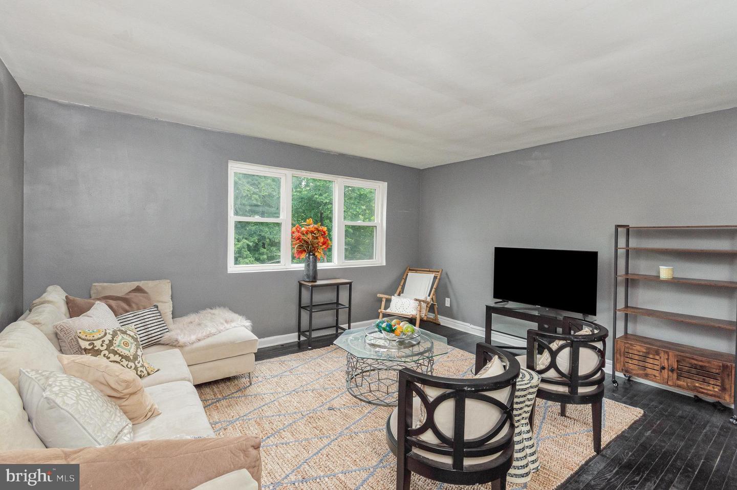 3039 PATRICK HENRY DR #102, FALLS CHURCH, Virginia 22044, 2 Bedrooms Bedrooms, ,1 BathroomBathrooms,Residential,For sale,3039 PATRICK HENRY DR #102,VAFX2221474 MLS # VAFX2221474