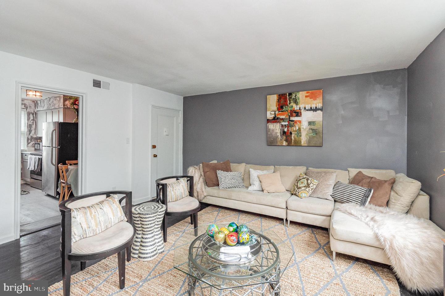 3039 PATRICK HENRY DR #102, FALLS CHURCH, Virginia 22044, 2 Bedrooms Bedrooms, ,1 BathroomBathrooms,Residential,For sale,3039 PATRICK HENRY DR #102,VAFX2221474 MLS # VAFX2221474