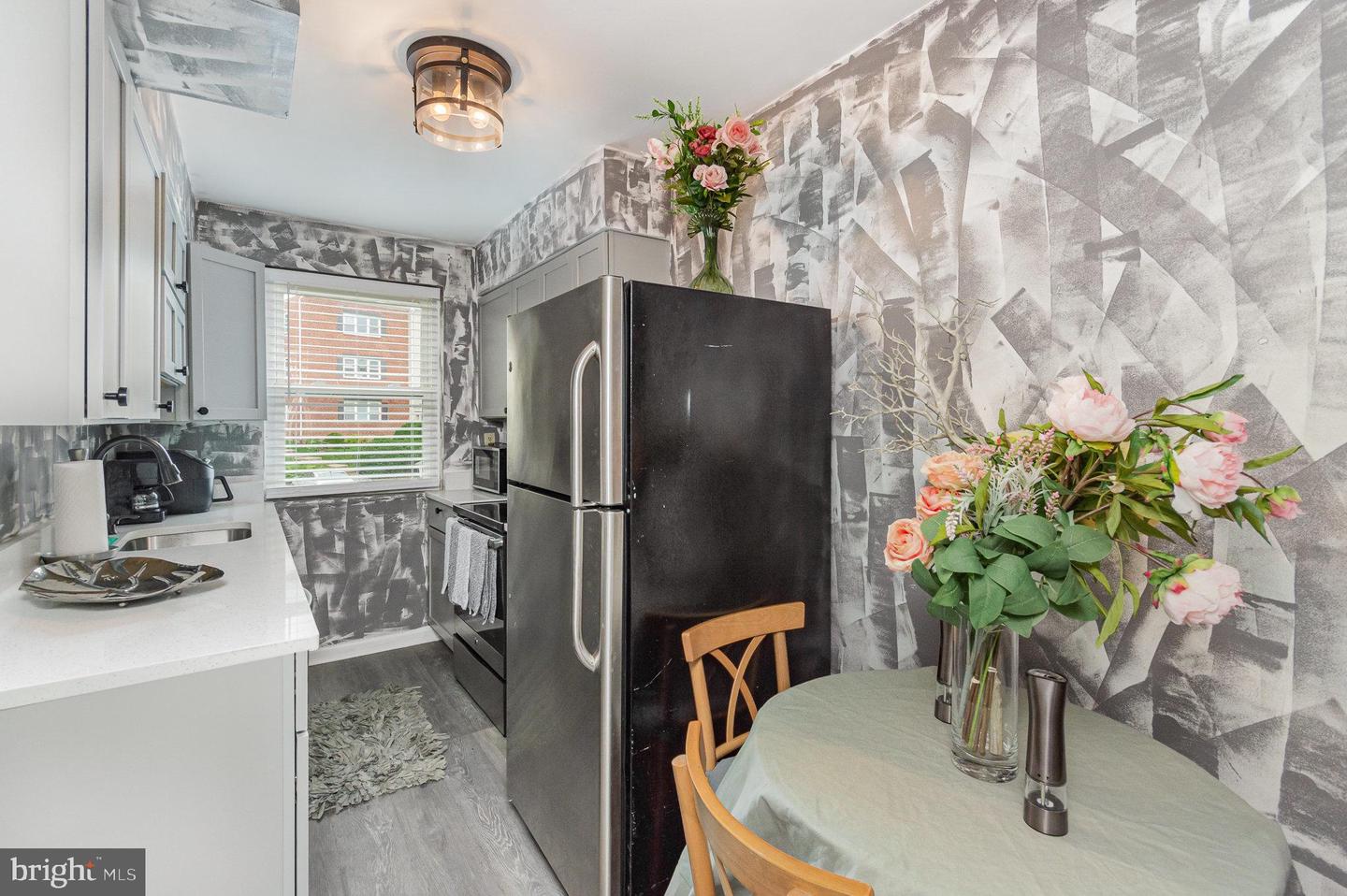 3039 PATRICK HENRY DR #102, FALLS CHURCH, Virginia 22044, 2 Bedrooms Bedrooms, ,1 BathroomBathrooms,Residential,For sale,3039 PATRICK HENRY DR #102,VAFX2221474 MLS # VAFX2221474