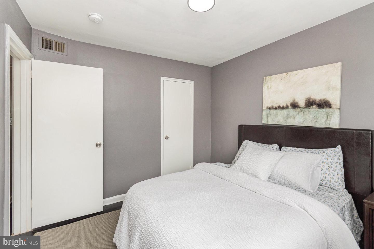 3039 PATRICK HENRY DR #102, FALLS CHURCH, Virginia 22044, 2 Bedrooms Bedrooms, ,1 BathroomBathrooms,Residential,For sale,3039 PATRICK HENRY DR #102,VAFX2221474 MLS # VAFX2221474