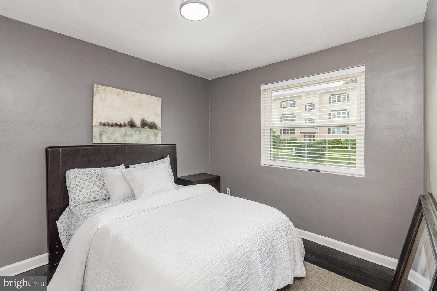 3039 PATRICK HENRY DR #102, FALLS CHURCH, Virginia 22044, 2 Bedrooms Bedrooms, ,1 BathroomBathrooms,Residential,For sale,3039 PATRICK HENRY DR #102,VAFX2221474 MLS # VAFX2221474