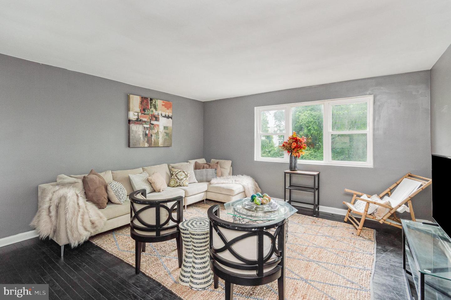 3039 PATRICK HENRY DR #102, FALLS CHURCH, Virginia 22044, 2 Bedrooms Bedrooms, ,1 BathroomBathrooms,Residential,For sale,3039 PATRICK HENRY DR #102,VAFX2221474 MLS # VAFX2221474