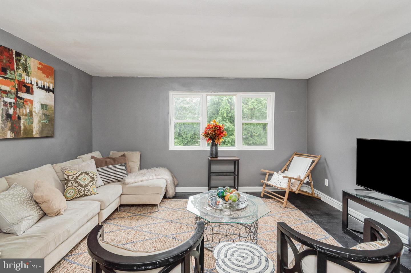 3039 PATRICK HENRY DR #102, FALLS CHURCH, Virginia 22044, 2 Bedrooms Bedrooms, ,1 BathroomBathrooms,Residential,For sale,3039 PATRICK HENRY DR #102,VAFX2221474 MLS # VAFX2221474