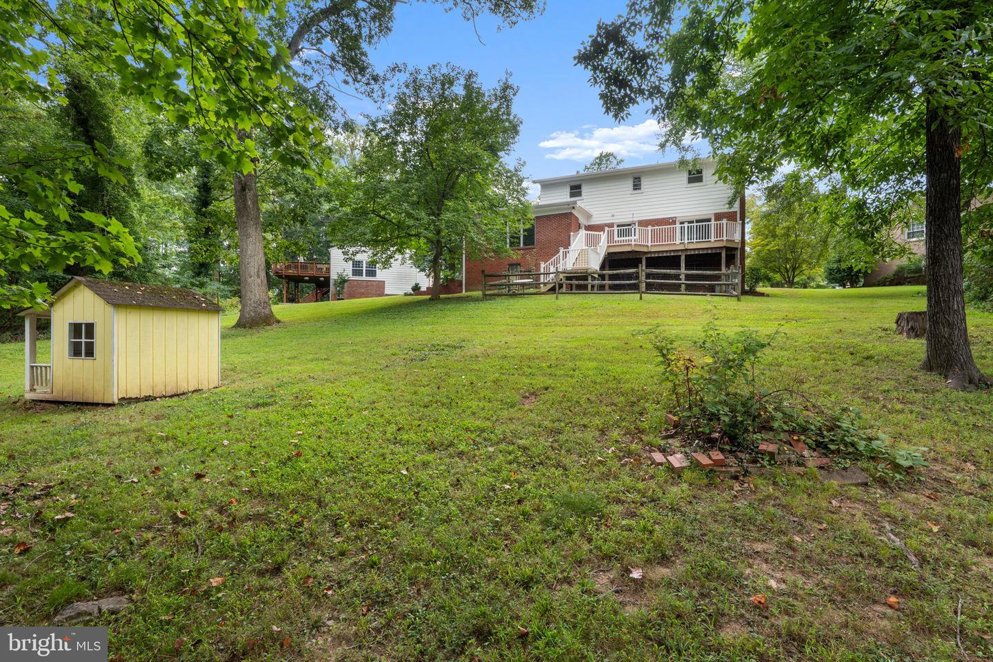 7301 MASONVILLE CT, ANNANDALE, Virginia 22003, 4 Bedrooms Bedrooms, ,2 BathroomsBathrooms,Residential,For sale,7301 MASONVILLE CT,VAFX2235980 MLS # VAFX2235980