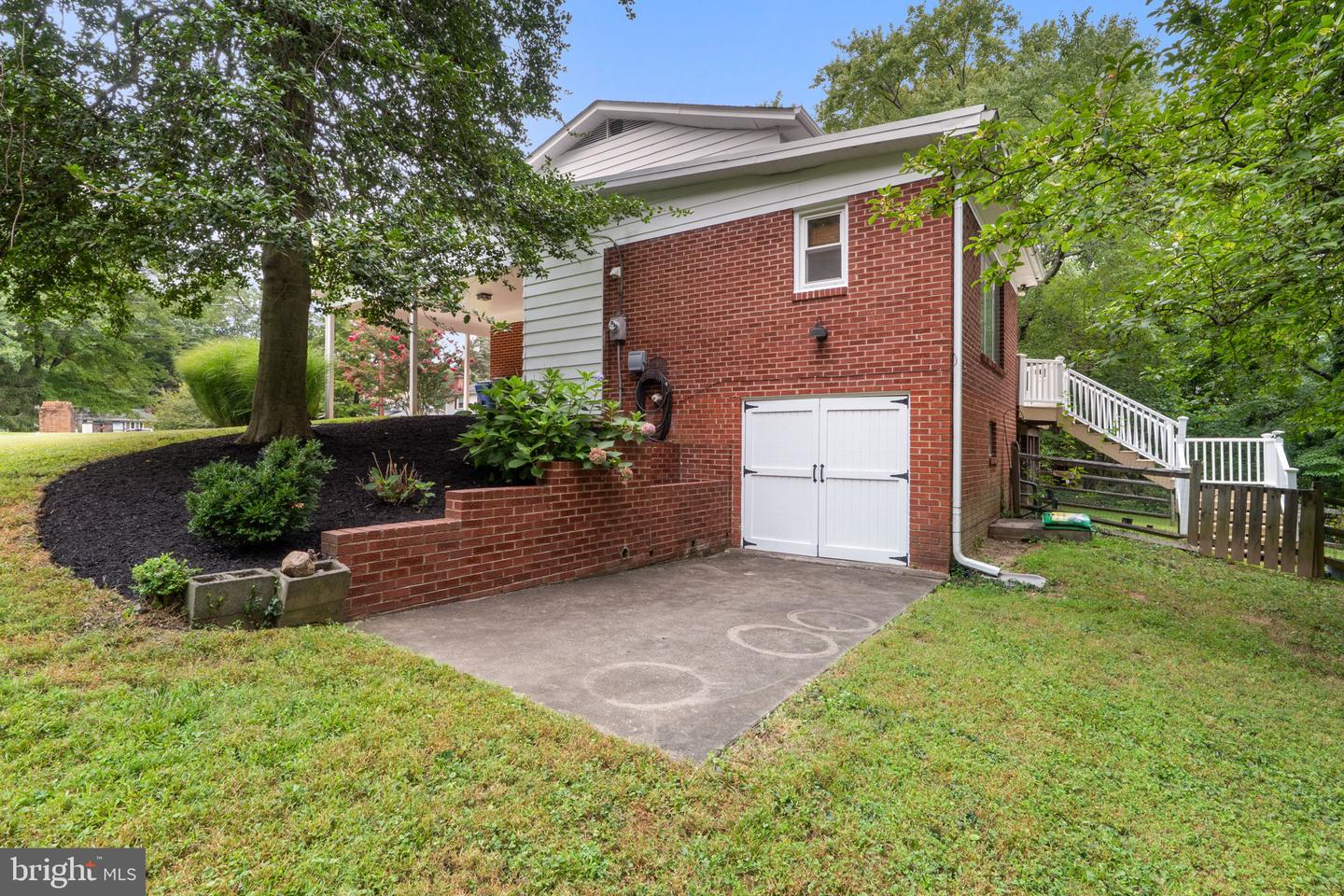 7301 MASONVILLE CT, ANNANDALE, Virginia 22003, 4 Bedrooms Bedrooms, ,2 BathroomsBathrooms,Residential,For sale,7301 MASONVILLE CT,VAFX2235980 MLS # VAFX2235980