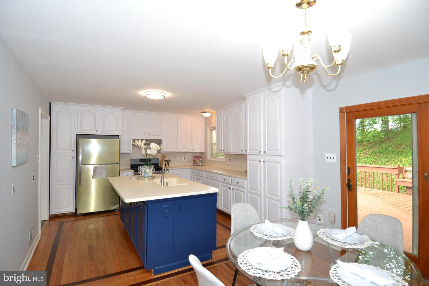 7103 GALGATE DR, SPRINGFIELD, Virginia 22152, 5 Bedrooms Bedrooms, ,3 BathroomsBathrooms,Residential,For sale,7103 GALGATE DR,VAFX2236012 MLS # VAFX2236012