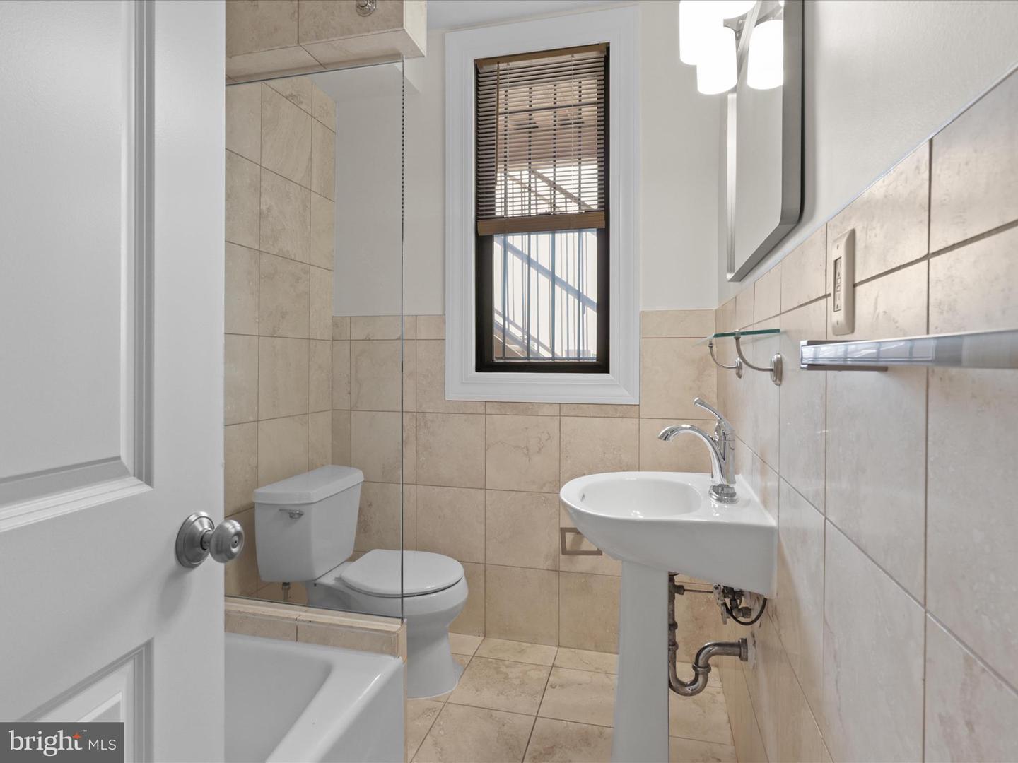 1858 CALIFORNIA ST NW #33, WASHINGTON, District Of Columbia 20009, 1 Bedroom Bedrooms, ,1 BathroomBathrooms,Residential,For sale,1858 CALIFORNIA ST NW #33,DCDC2201734 MLS # DCDC2201734