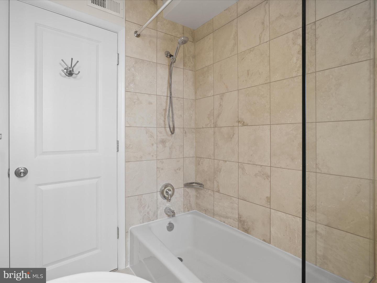 1858 CALIFORNIA ST NW #33, WASHINGTON, District Of Columbia 20009, 1 Bedroom Bedrooms, ,1 BathroomBathrooms,Residential,For sale,1858 CALIFORNIA ST NW #33,DCDC2201734 MLS # DCDC2201734