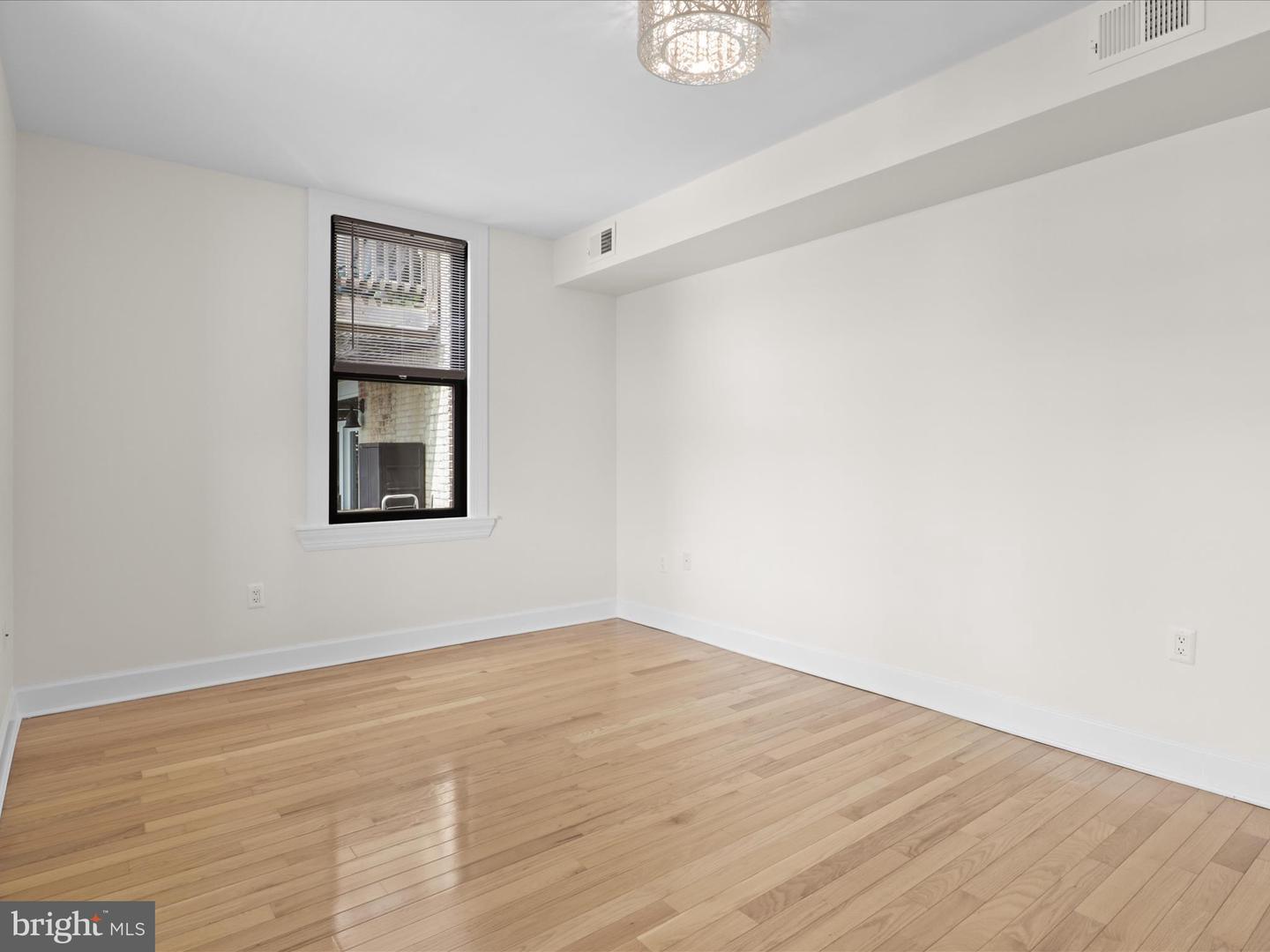 1858 CALIFORNIA ST NW #33, WASHINGTON, District Of Columbia 20009, 1 Bedroom Bedrooms, ,1 BathroomBathrooms,Residential,For sale,1858 CALIFORNIA ST NW #33,DCDC2201734 MLS # DCDC2201734