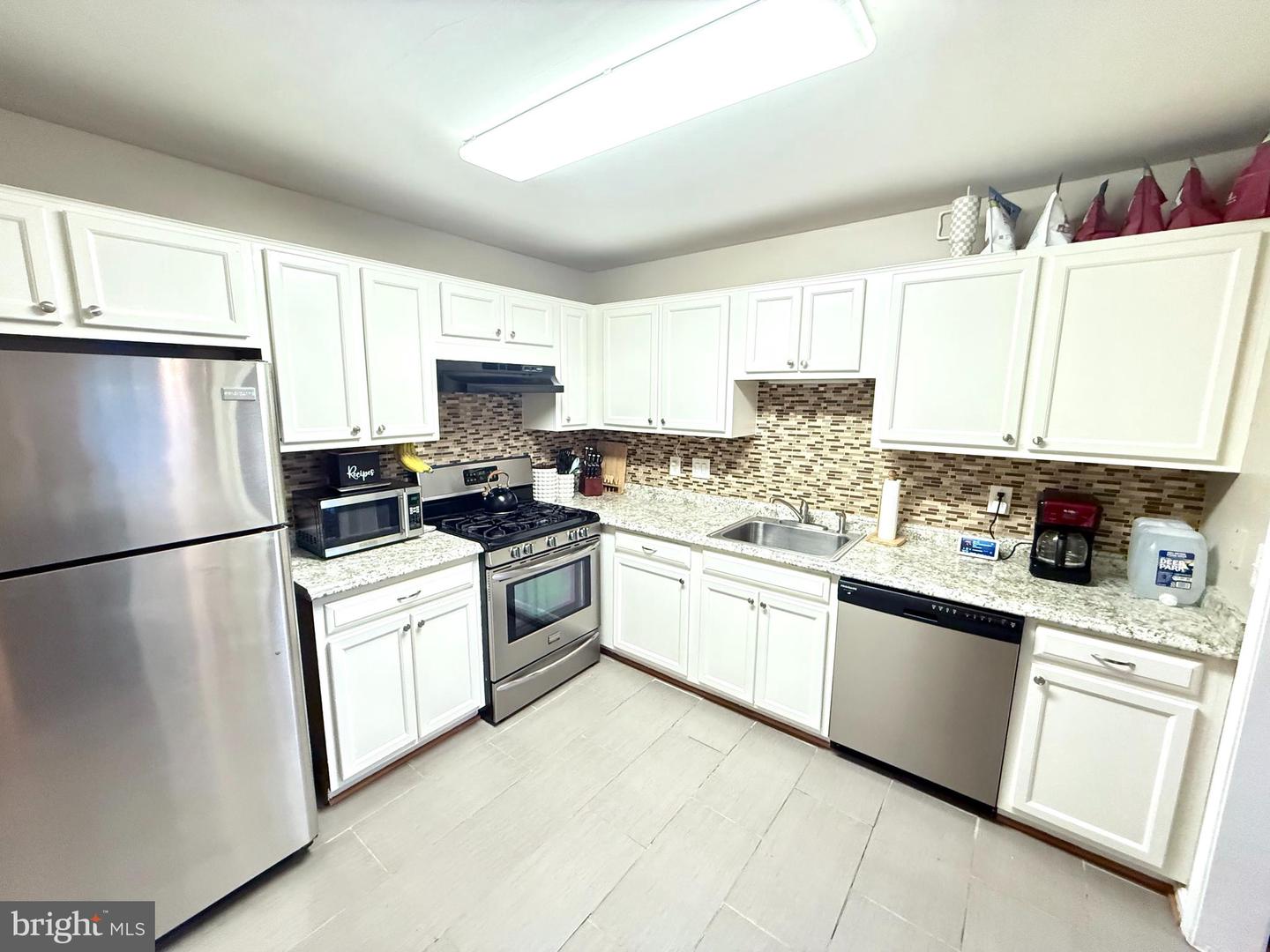 9230 CARDINAL FOREST LN #301, LORTON, Virginia 22079, 2 Bedrooms Bedrooms, ,1 BathroomBathrooms,Residential,For sale,9230 CARDINAL FOREST LN #301,VAFX2246804 MLS # VAFX2246804