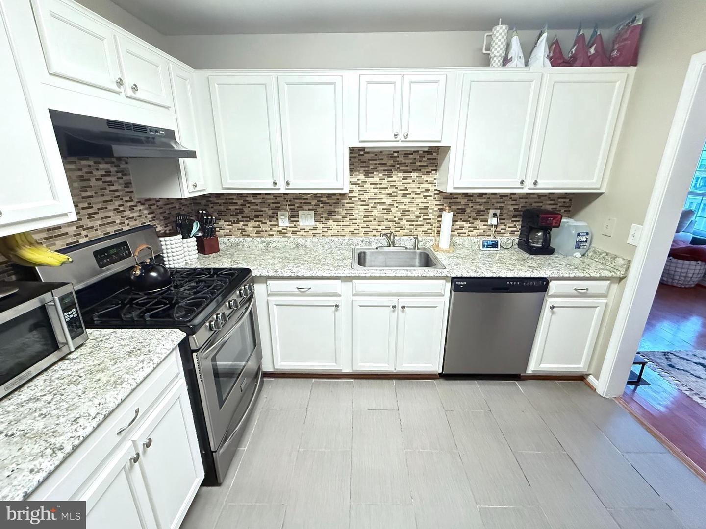 9230 CARDINAL FOREST LN #301, LORTON, Virginia 22079, 2 Bedrooms Bedrooms, ,1 BathroomBathrooms,Residential,For sale,9230 CARDINAL FOREST LN #301,VAFX2246804 MLS # VAFX2246804