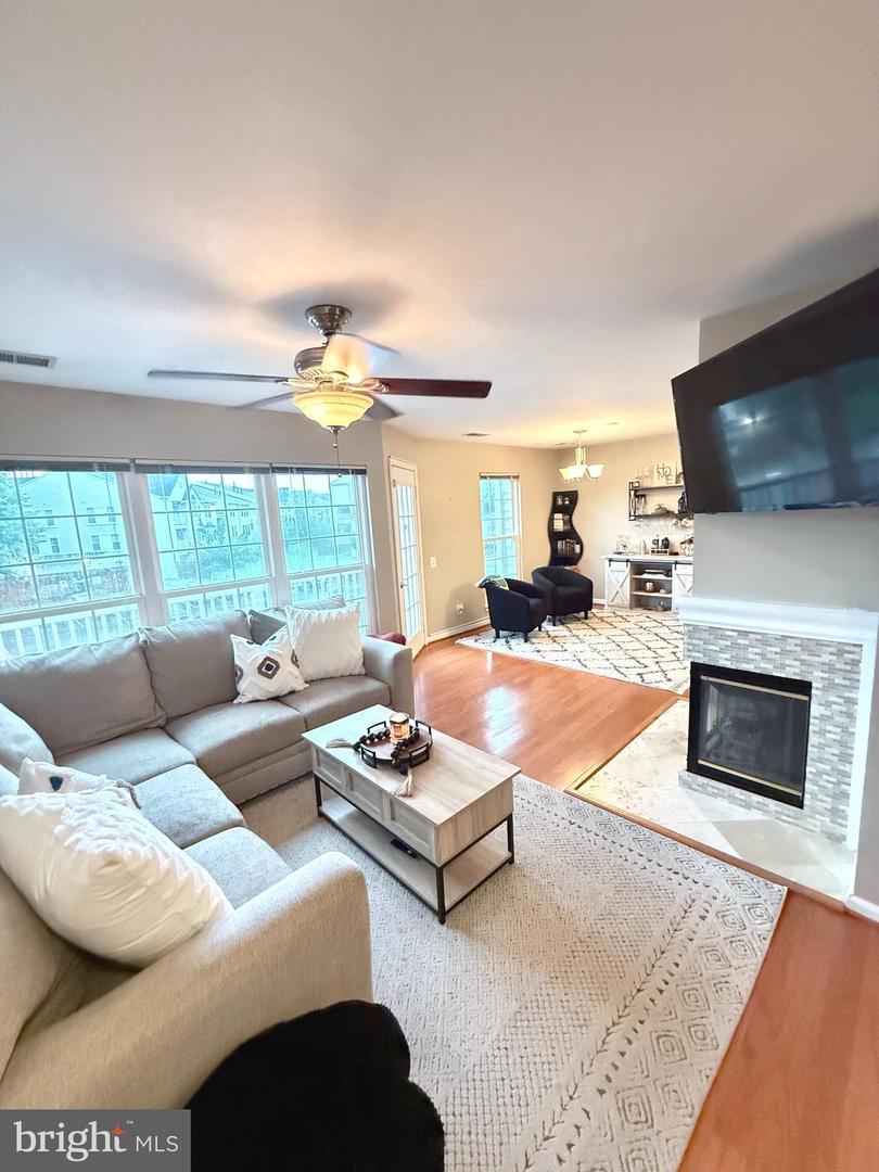 9230 CARDINAL FOREST LN #301, LORTON, Virginia 22079, 2 Bedrooms Bedrooms, ,1 BathroomBathrooms,Residential,For sale,9230 CARDINAL FOREST LN #301,VAFX2246804 MLS # VAFX2246804