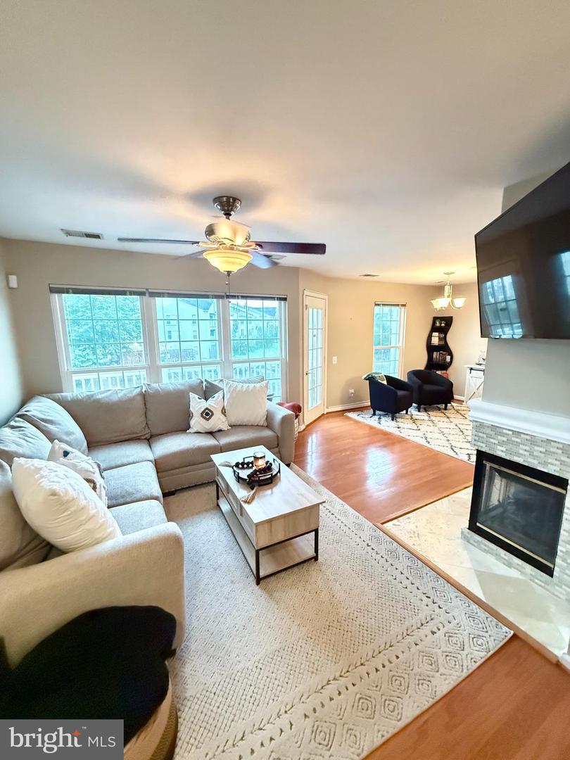 9230 CARDINAL FOREST LN #301, LORTON, Virginia 22079, 2 Bedrooms Bedrooms, ,1 BathroomBathrooms,Residential,For sale,9230 CARDINAL FOREST LN #301,VAFX2246804 MLS # VAFX2246804