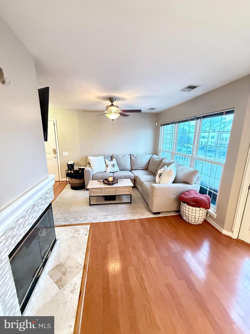 9230 CARDINAL FOREST LN #301, LORTON, Virginia 22079, 2 Bedrooms Bedrooms, ,1 BathroomBathrooms,Residential,For sale,9230 CARDINAL FOREST LN #301,VAFX2246804 MLS # VAFX2246804
