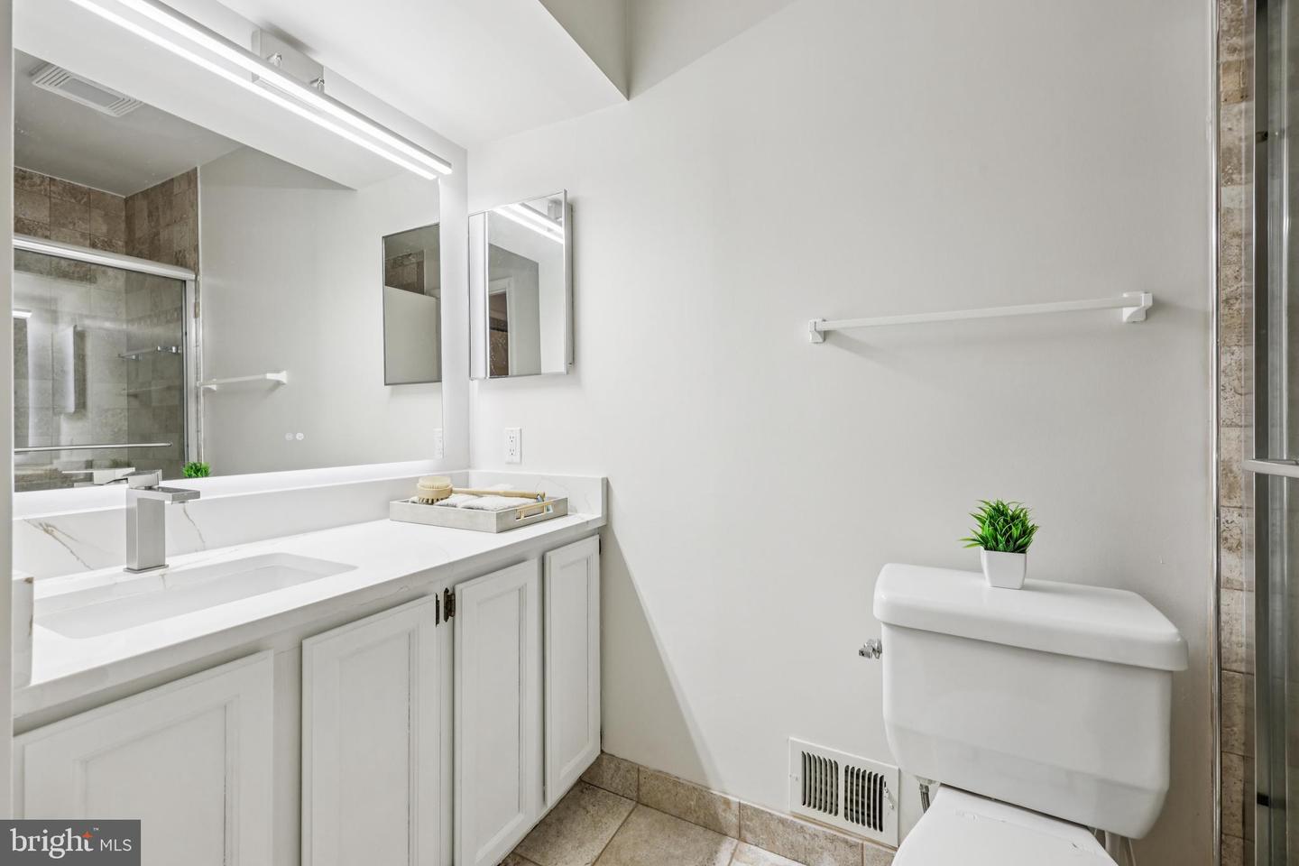8536 SPRINGFIELD OAKS DR, SPRINGFIELD, Virginia 22153, 3 Bedrooms Bedrooms, ,2 BathroomsBathrooms,Residential,For sale,8536 SPRINGFIELD OAKS DR,VAFX2249310 MLS # VAFX2249310