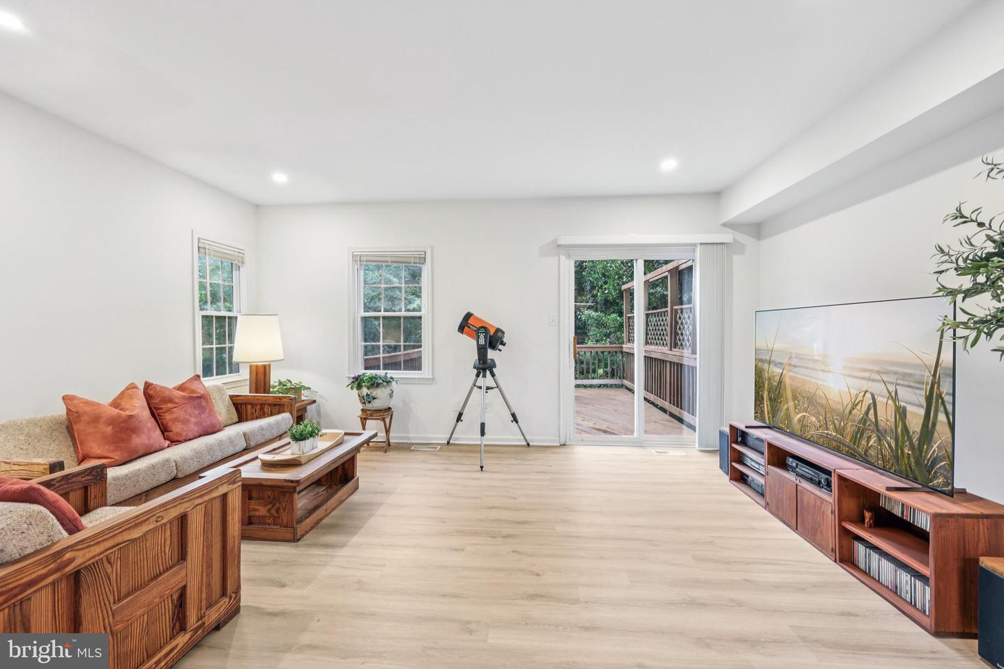 8536 SPRINGFIELD OAKS DR, SPRINGFIELD, Virginia 22153, 3 Bedrooms Bedrooms, ,2 BathroomsBathrooms,Residential,For sale,8536 SPRINGFIELD OAKS DR,VAFX2249310 MLS # VAFX2249310