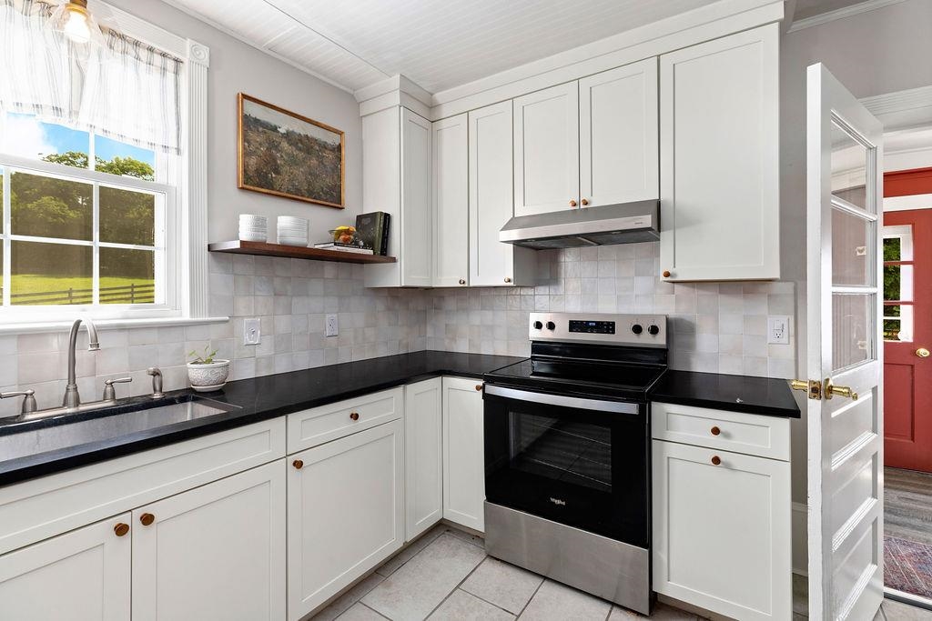 757 ENTRY SCHOOL RD, WAYNESBORO, Virginia 22980, 4 Bedrooms Bedrooms, ,2 BathroomsBathrooms,Residential,757 ENTRY SCHOOL RD,665941 MLS # 665941