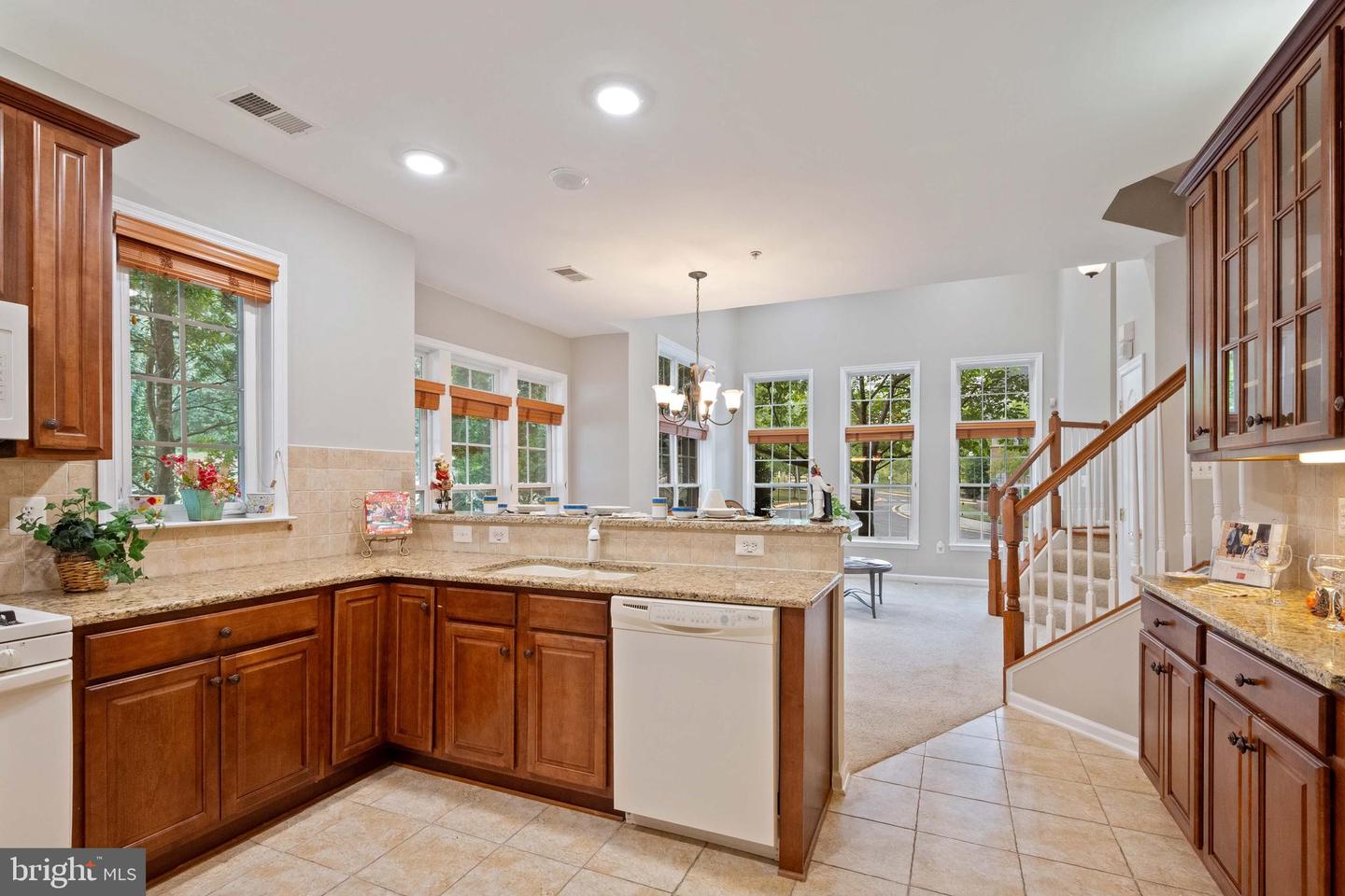 14444 VILLAGE HIGH ST #87, GAINESVILLE, Virginia 20155, 2 Bedrooms Bedrooms, 5 Rooms Rooms,2 BathroomsBathrooms,Residential,For sale,14444 VILLAGE HIGH ST #87,VAPW2099422 MLS # VAPW2099422