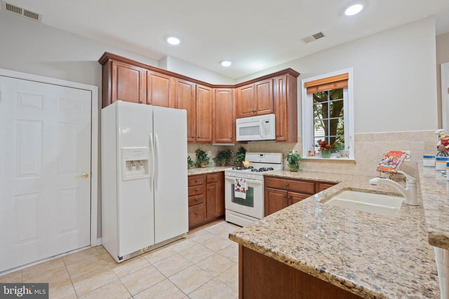 14444 VILLAGE HIGH ST #87, GAINESVILLE, Virginia 20155, 2 Bedrooms Bedrooms, 5 Rooms Rooms,2 BathroomsBathrooms,Residential,For sale,14444 VILLAGE HIGH ST #87,VAPW2099422 MLS # VAPW2099422