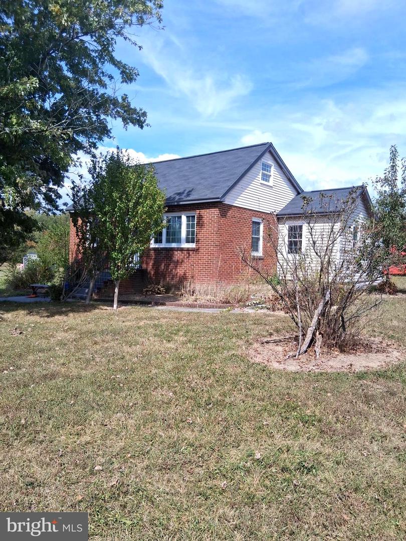 1597 FAIRFAX PIKE, STEPHENS CITY, Virginia 22655, 3 Bedrooms Bedrooms, ,1 BathroomBathrooms,Residential,For sale,1597 FAIRFAX PIKE,VAFV2035542 MLS # VAFV2035542 1597 FAIRFAX PIKE, STEPHENS CITY, Virginia 22655, 3 Bedrooms Bedrooms, ,1 BathroomBathrooms,Residential,For sale,1597 FAIRFAX PIKE,VAFV2035542 MLS # VAFV2035542