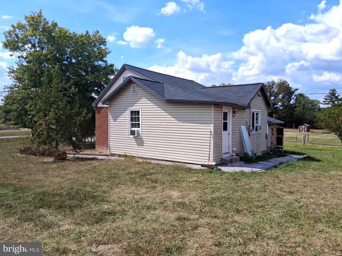 1597 FAIRFAX PIKE, STEPHENS CITY, Virginia 22655, 3 Bedrooms Bedrooms, ,1 BathroomBathrooms,Residential,For sale,1597 FAIRFAX PIKE,VAFV2035542 MLS # VAFV2035542 1597 FAIRFAX PIKE, STEPHENS CITY, Virginia 22655, 3 Bedrooms Bedrooms, ,1 BathroomBathrooms,Residential,For sale,1597 FAIRFAX PIKE,VAFV2035542 MLS # VAFV2035542