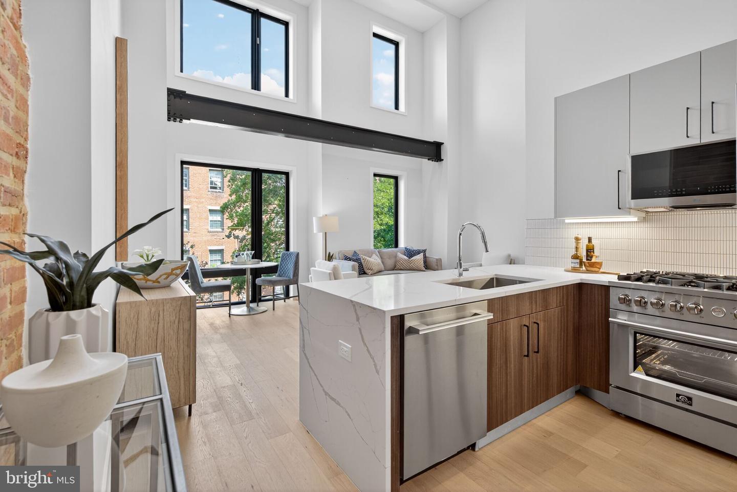 2440 ONTARIO RD NW #6, WASHINGTON, District Of Columbia 20009, 2 Bedrooms Bedrooms, ,2 BathroomsBathrooms,Residential,For sale,2440 ONTARIO RD NW #6,DCDC2211692 MLS # DCDC2211692