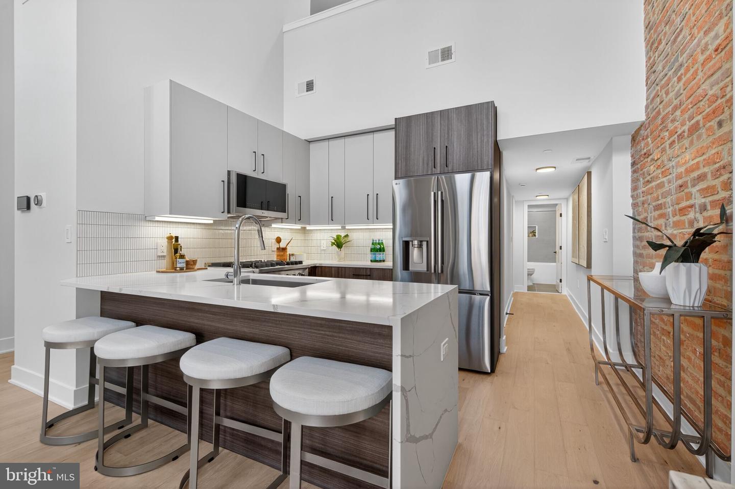 2440 ONTARIO RD NW #6, WASHINGTON, District Of Columbia 20009, 2 Bedrooms Bedrooms, ,2 BathroomsBathrooms,Residential,For sale,2440 ONTARIO RD NW #6,DCDC2211692 MLS # DCDC2211692