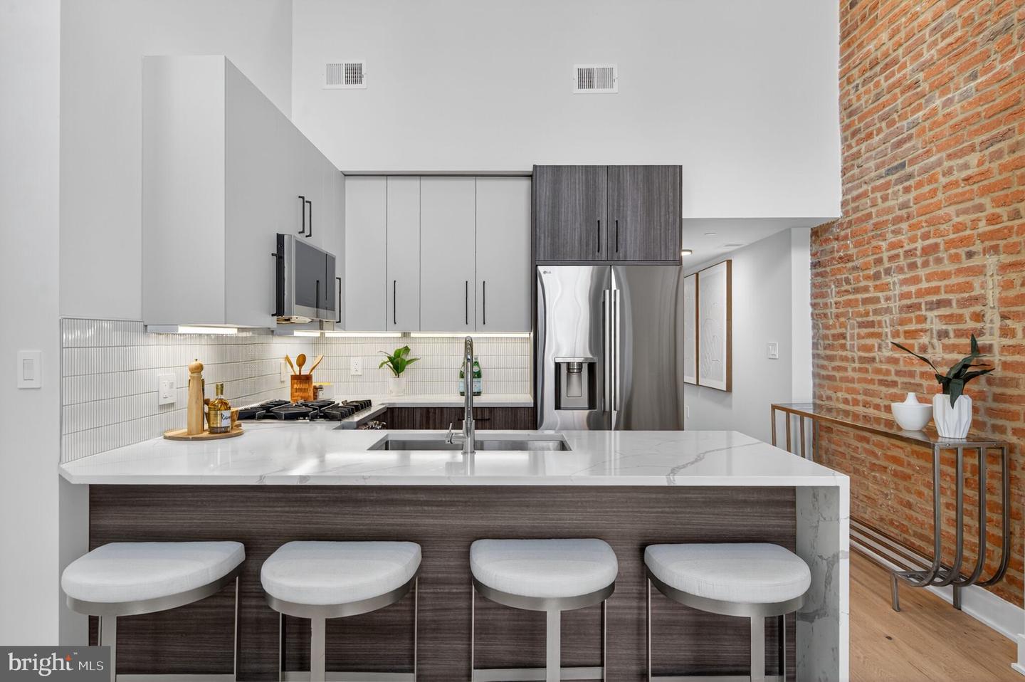 2440 ONTARIO RD NW #6, WASHINGTON, District Of Columbia 20009, 2 Bedrooms Bedrooms, ,2 BathroomsBathrooms,Residential,For sale,2440 ONTARIO RD NW #6,DCDC2211692 MLS # DCDC2211692