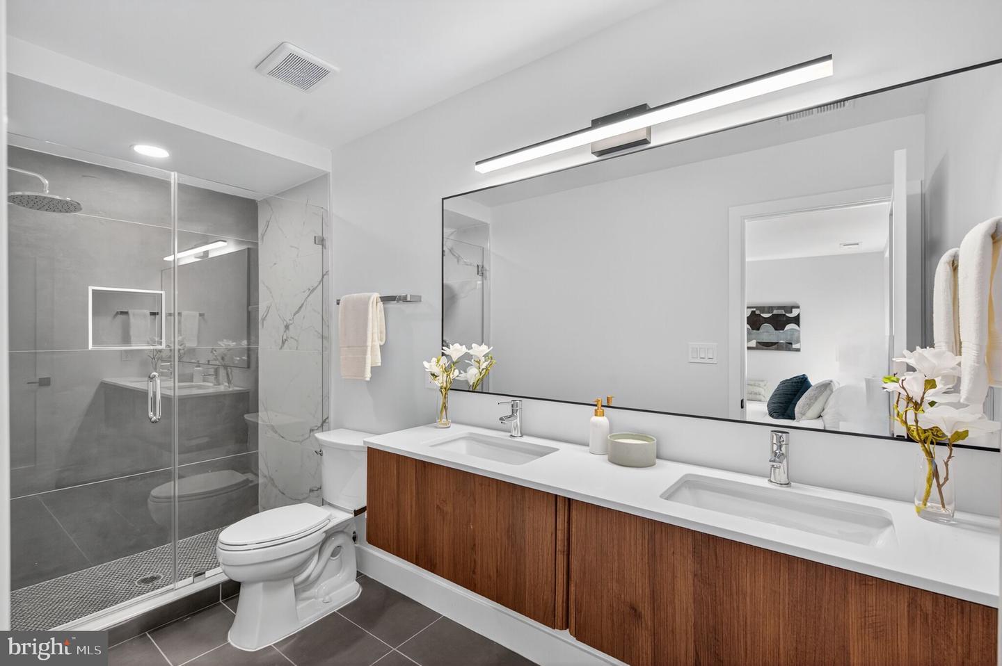2440 ONTARIO RD NW #6, WASHINGTON, District Of Columbia 20009, 2 Bedrooms Bedrooms, ,2 BathroomsBathrooms,Residential,For sale,2440 ONTARIO RD NW #6,DCDC2211692 MLS # DCDC2211692