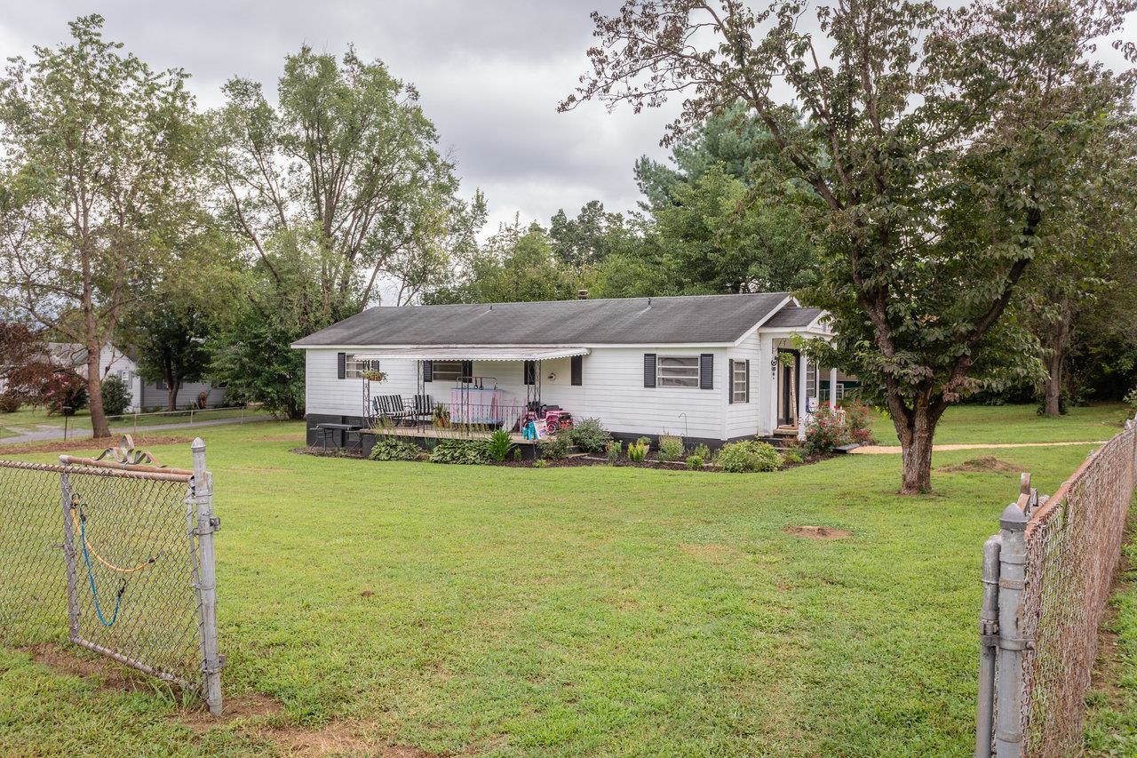 411 FOURTH ST, LURAY, Virginia 22835, 3 Bedrooms Bedrooms, ,1 BathroomBathrooms,Residential,411 FOURTH ST,668158 MLS # 668158