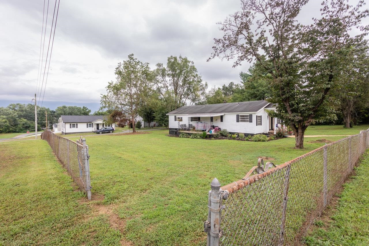 411 FOURTH ST, LURAY, Virginia 22835, 3 Bedrooms Bedrooms, ,1 BathroomBathrooms,Residential,411 FOURTH ST,668158 MLS # 668158