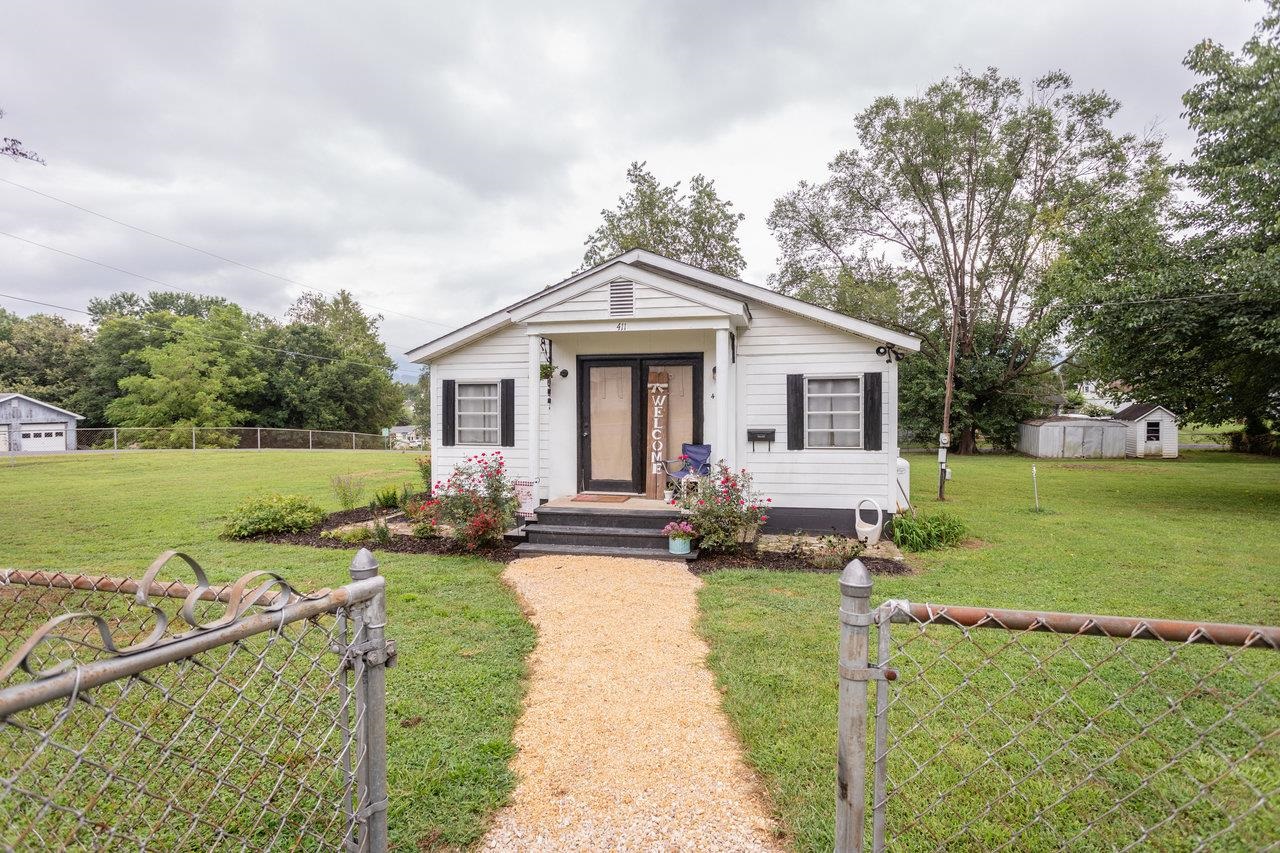 411 FOURTH ST, LURAY, Virginia 22835, 3 Bedrooms Bedrooms, ,1 BathroomBathrooms,Residential,411 FOURTH ST,668158 MLS # 668158
