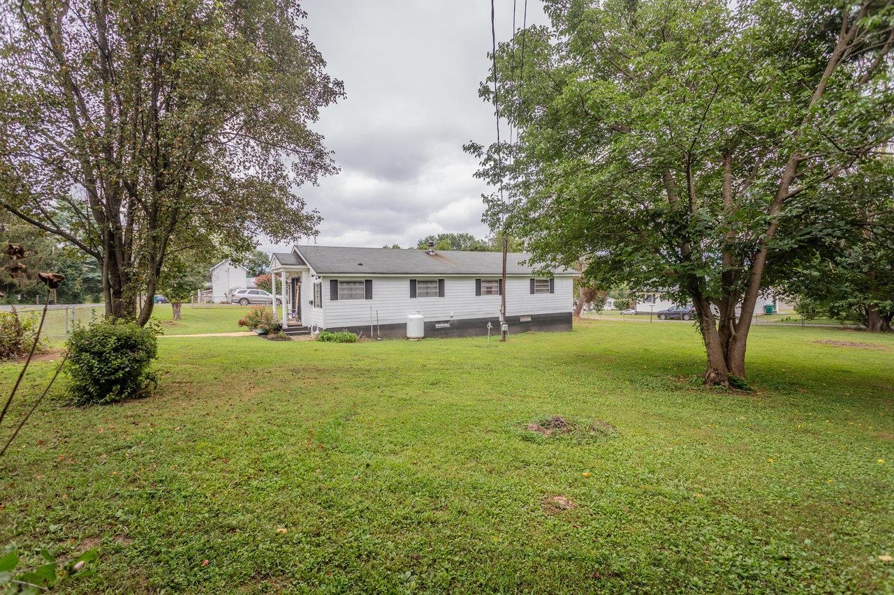 411 FOURTH ST, LURAY, Virginia 22835, 3 Bedrooms Bedrooms, ,1 BathroomBathrooms,Residential,411 FOURTH ST,668158 MLS # 668158