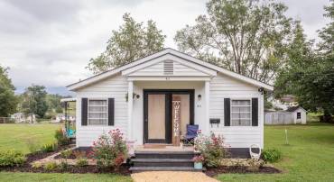 411 FOURTH ST, LURAY, Virginia 22835, 3 Bedrooms Bedrooms, ,1 BathroomBathrooms,Residential,411 FOURTH ST,668158 MLS # 668158