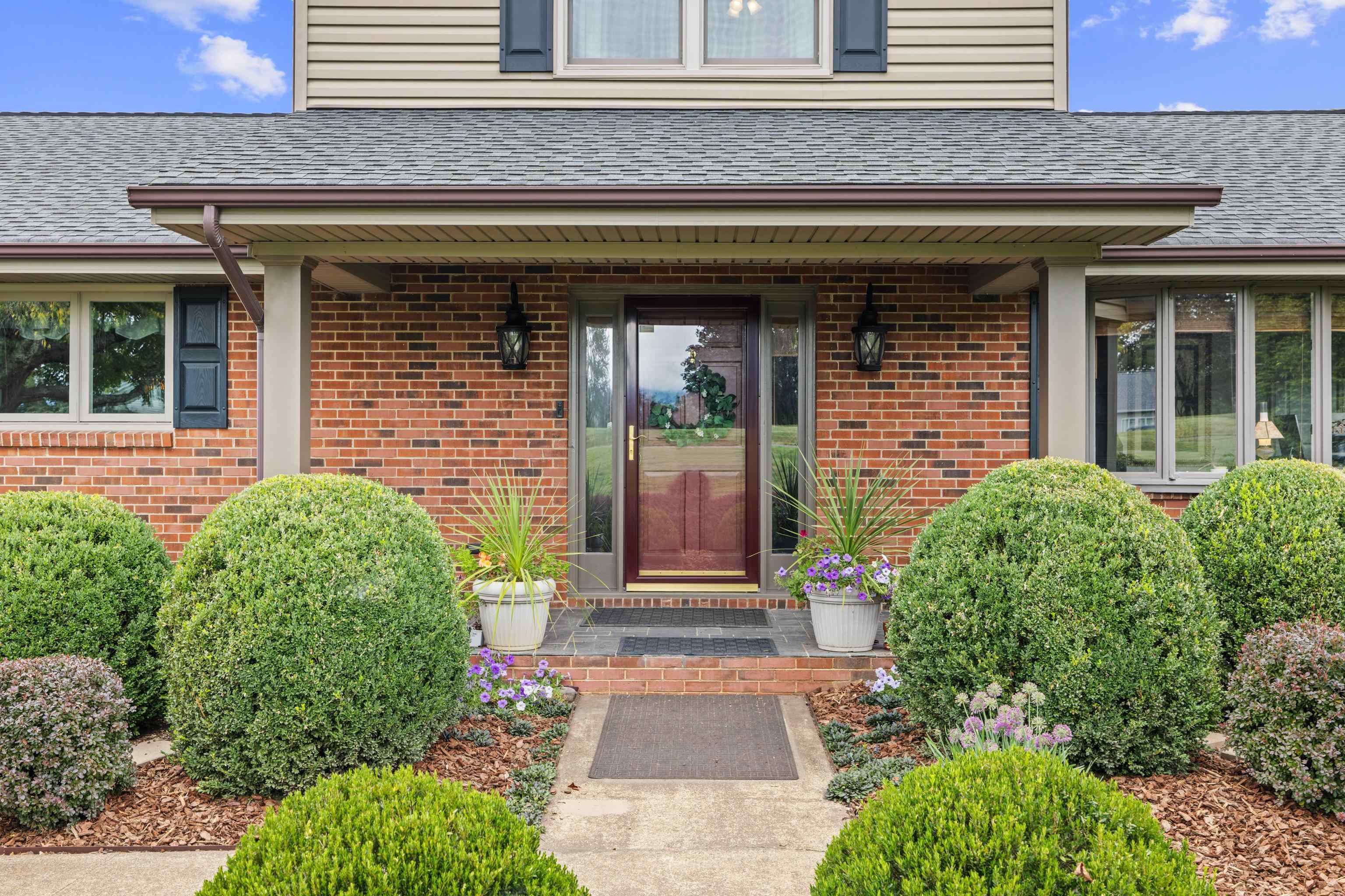 125 WARREN OAKS LN, WAYNESBORO, Virginia 22980, 3 Bedrooms Bedrooms, ,3 BathroomsBathrooms,Residential,125 WARREN OAKS LN,668164 MLS # 668164