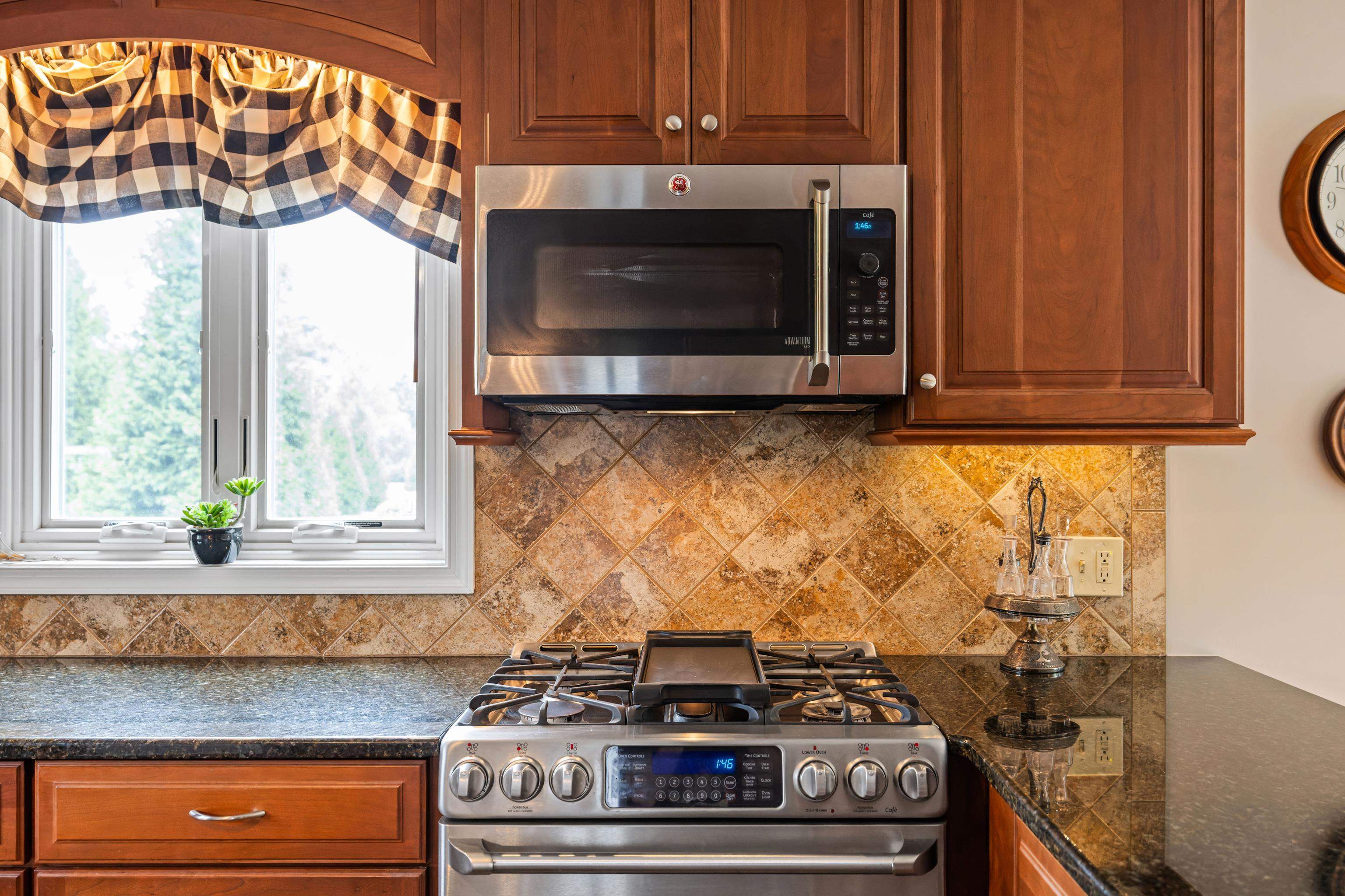 125 WARREN OAKS LN, WAYNESBORO, Virginia 22980, 3 Bedrooms Bedrooms, ,3 BathroomsBathrooms,Residential,125 WARREN OAKS LN,668164 MLS # 668164