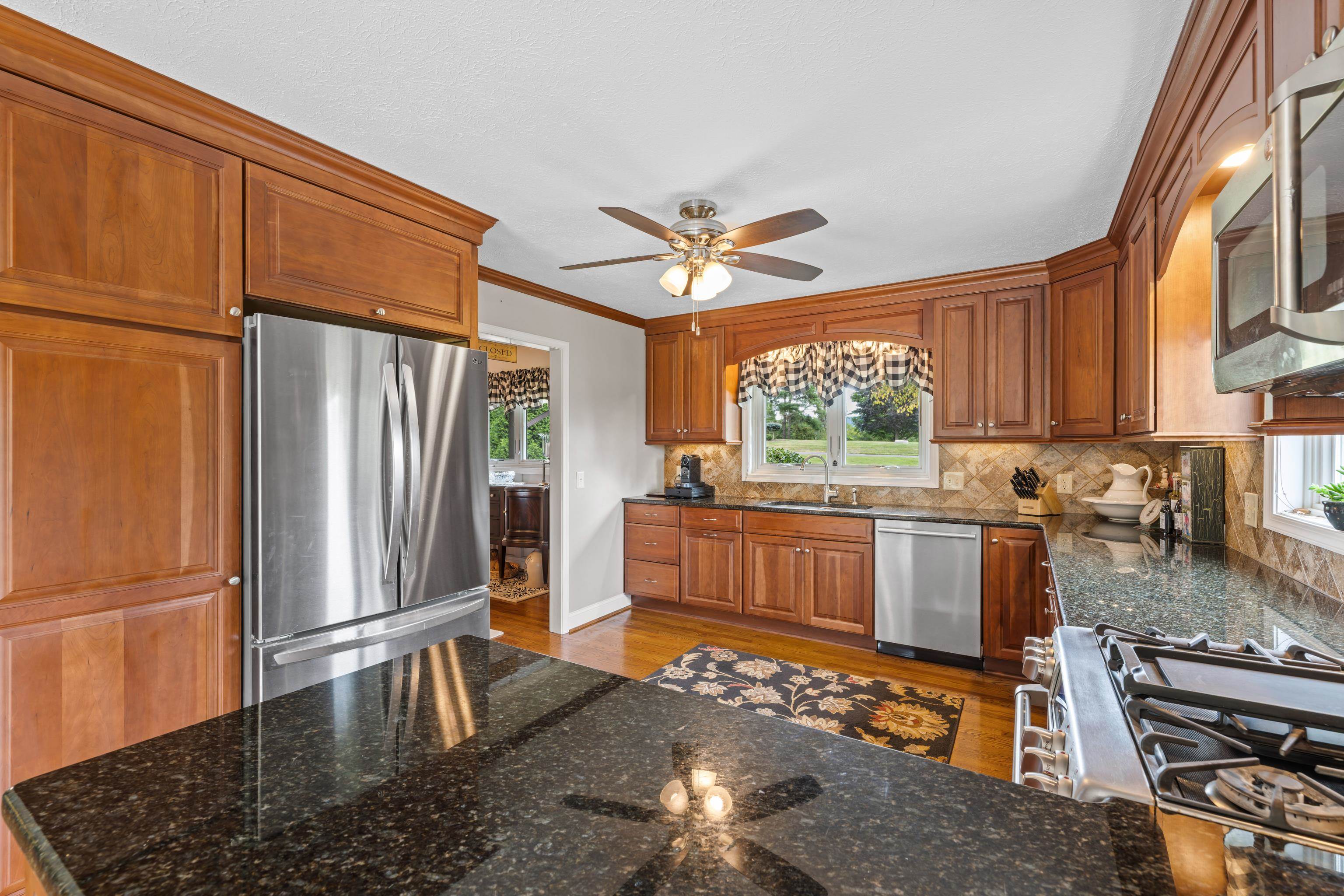 125 WARREN OAKS LN, WAYNESBORO, Virginia 22980, 3 Bedrooms Bedrooms, ,3 BathroomsBathrooms,Residential,125 WARREN OAKS LN,668164 MLS # 668164
